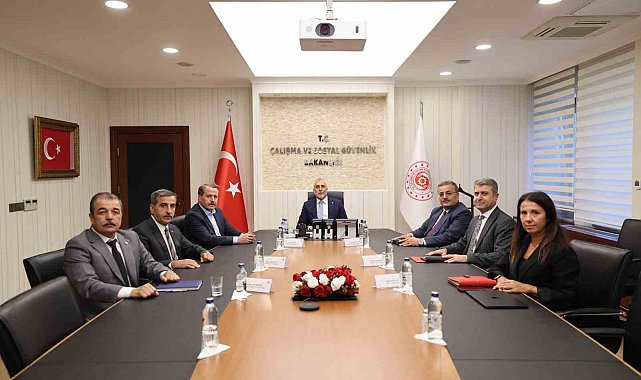 8. Dönem Toplu Sözleşme görüşmelerinde yeni gelişme: Hükümetin taban aylığına bin lira artış teklifi müzakere masasında değerlendirildi