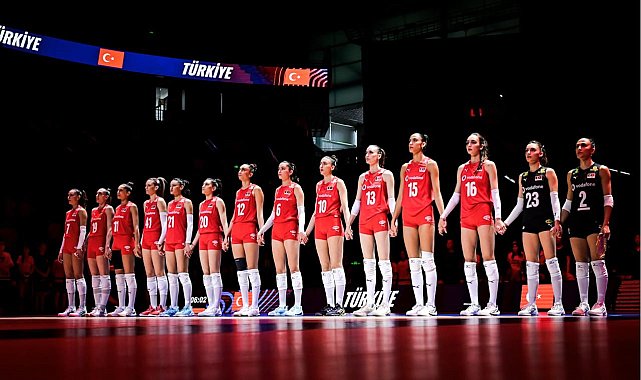 A Milli Kadın Voleybol Takımı, hazırlık kampı için Antalya'ya gitti
