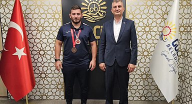 Abdulrefik Öner başpehlivan oldu