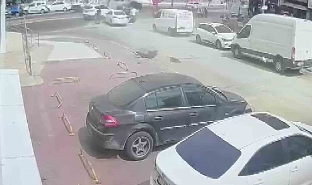 Adana'da film gibi uyuşturucu operasyonu: Kaçarken polis aracına çarptı