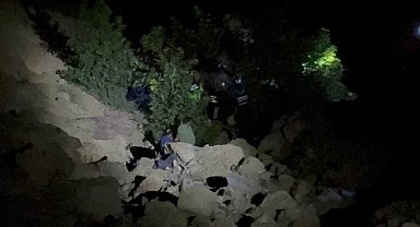 Adana'da otomobil uçuruma yuvarlandı: 5 ölü