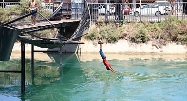 Adana'da termometreler 51 dereceyi gösterdi: Parklar boş kaldı, sulama kanalları doldu