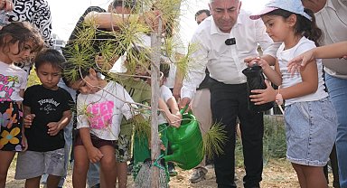 Adana'da gelecek için fidanlar dikildi