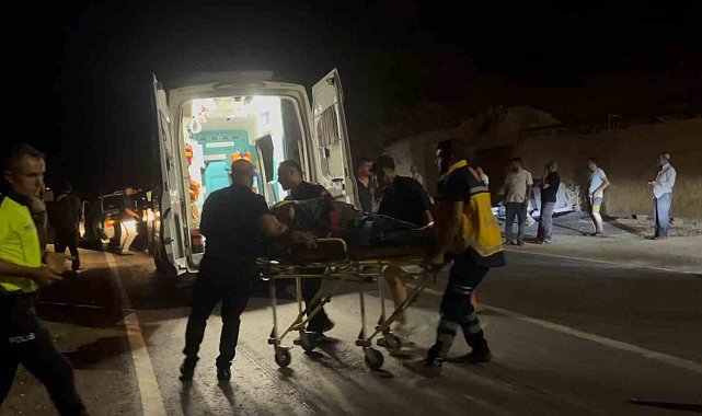 Adıyaman'da otomobiller çarpıştı: 3 yaralı