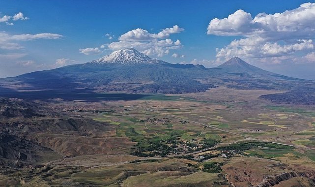 Ağrı Dağı takke buzulu hızla eriyor