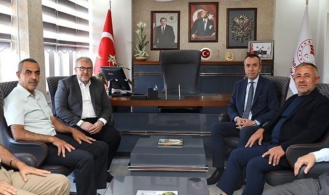 AK Parti heyeti Tarım ve Orman İl Müdürü Ayvalık'ı hayırlı olsun ziyareti