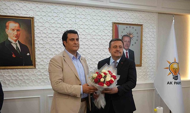 AK Parti'ye geçen Umut Yılmaz Gaziantep'te coşkuyla karşılandı