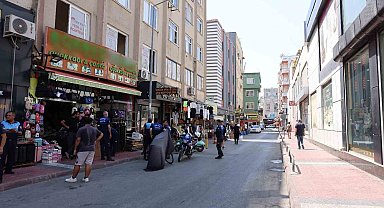 Akdeniz Belediyesinden kaldırım işgallerine sıkı denetim