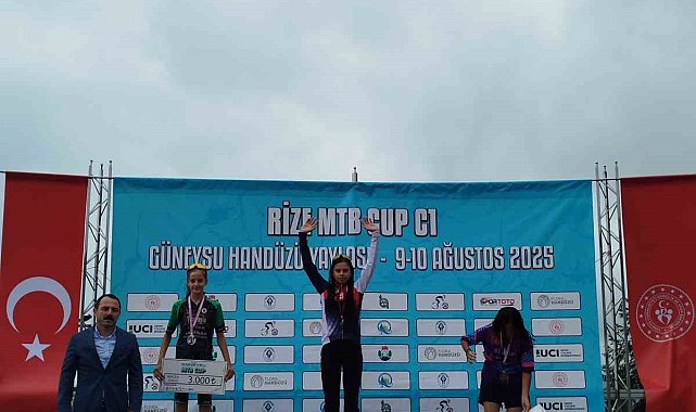 Akhisarlı sporculardan Rize'de madalya şöleni