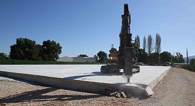 Alaaddinbey'de kaçak yapılara temelden müdahale