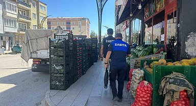 Alaca'da gıda güvenliğine karşı zabıta ekipleri denetimlerini arttırdı
