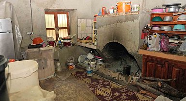 Alanya Belediyesi'nden yaşlı kadına konteyner ev desteği