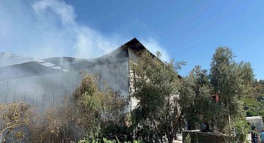Alanya'da mobilya atölyesinde yangın