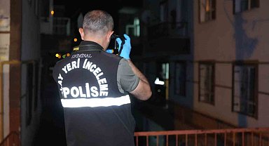 Alkollü gencin öfkesi kanlı bitti: Babasını darp edip kendini yaraladı