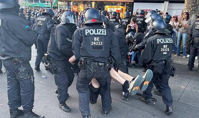 Alman polisinden Filistin'e destek eylemi yapanlara sert müdahale