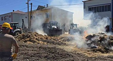 Alt katındaki samanların tutuştuğu evi yanmaktan ekipler kurtardı