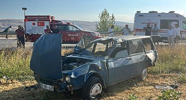 Amasya'da 2 otomobil çarpıştı: 5 yaralı