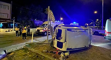 Amasya'da hafif ticari araç ile ambulans çarpıştı: 5 yaralı