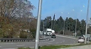 Ana yolda ters yönde ilerleyip drift atan sürücülere ceza yağdı