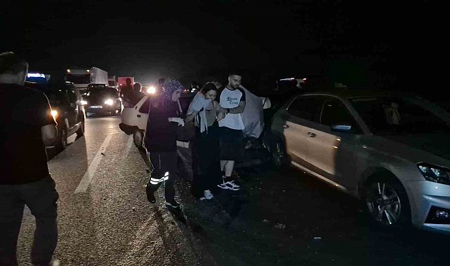 Anadolu Otoyolu'nda zincirleme kaza: 4 yaralı