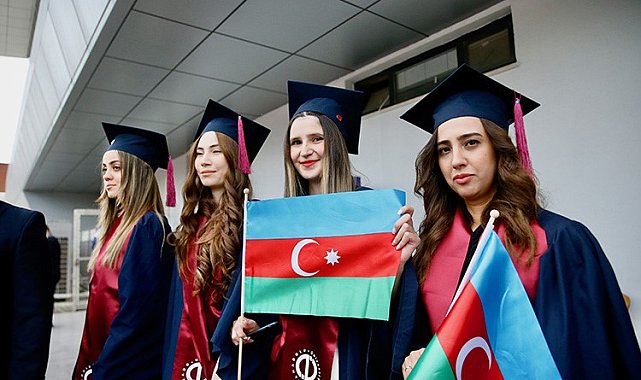 Anadolu Üniversitesi Bakü'de mezuniyet töreni düzenleyecek