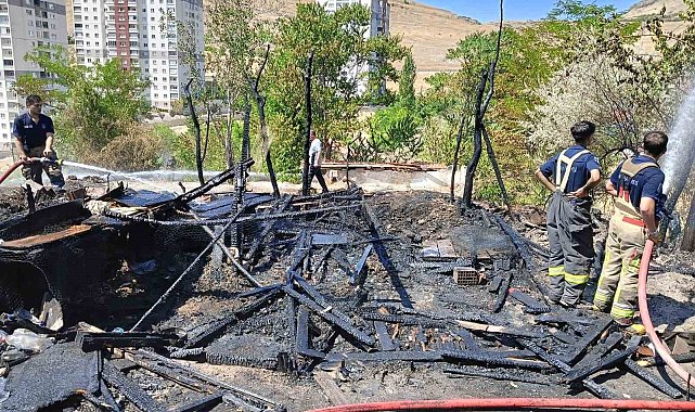 Ankara'da çıkan yangında 33 kanatlı hayvan telef oldu
