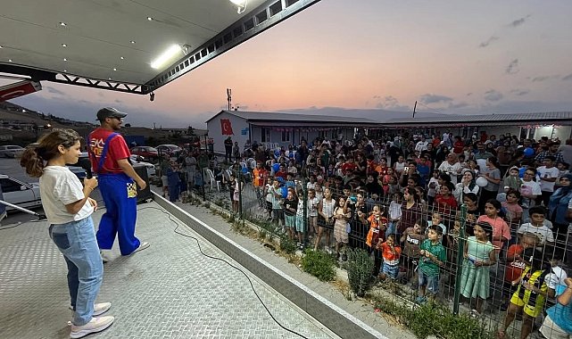 Antakya Belediyesi'nin düzenlediği çocuk şenliğinde depremzede çocuklar doyasıya eğlendi