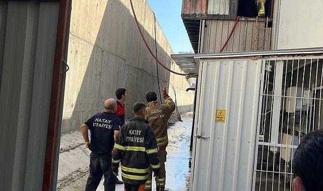 Antakya'da mobilya atölyesinde yangın çıktı