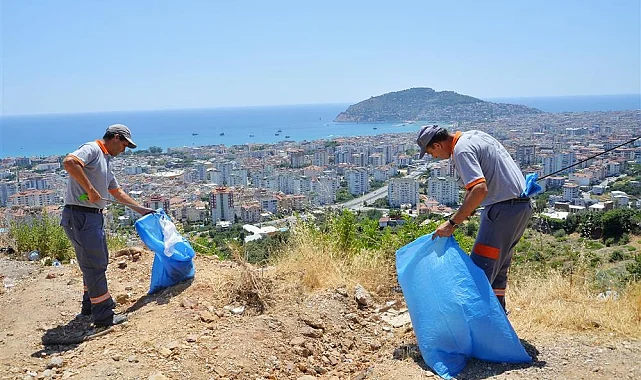 Antalya Alanya her gün tonlarca atık topluyor