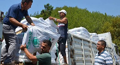 Antalya Büyükşehir'den Alanyalı çiftçilere 10 ton kaolin kili desteği​​​​​​​