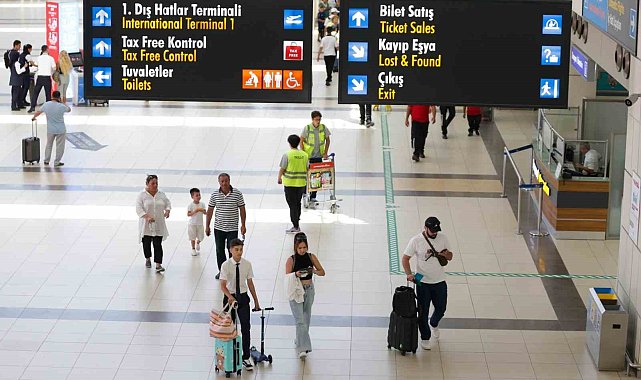 Antalya turizmde rekor tazeledi