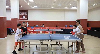 Antalya'da çocuklar yaz tatilini sporla geçiriyor