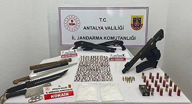 Antalya'da jandarmadan uyuşturucu ve silah operasyonu