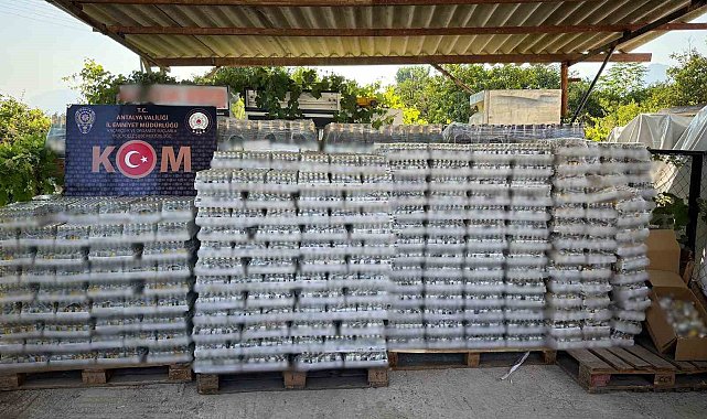 Antalya'da kaçakçılık operasyonunda 39 bin 944 şişe kaçak içki ele geçirildi
