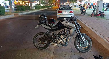 Antalya'da motosikletler çarpıştı: 3 yaralı