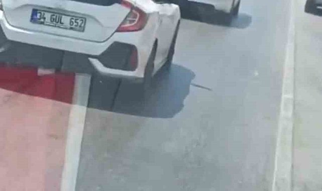 Antalya'da trafikte sıkışan ambulans hastayı güçlükle hastaneye ulaştırdı