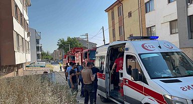 Apartman dairesinde çıkan yangında dumandan zehirlen 56 yaşıdaki adam hayatını kaybetti