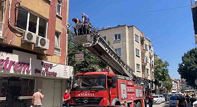Apartmandan gelen kötü koku ekipleri harekete geçirdi