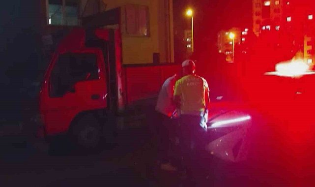 Araçlarına fazla yük atarak trafiği tehlikeye soktular