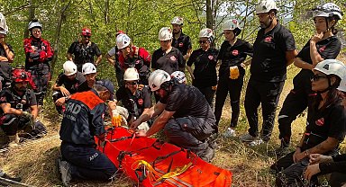 Arama kurtarma ekibine havai hat ip eğitimi verildi