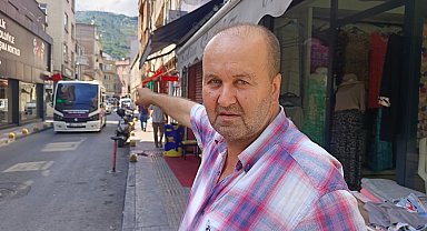 Arıza aracının bomunda çalışırken dolmuşun üzerine düştü