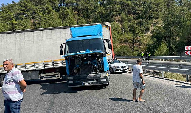 Arızalanan tır İzmir - Manisa yolunu kapattı