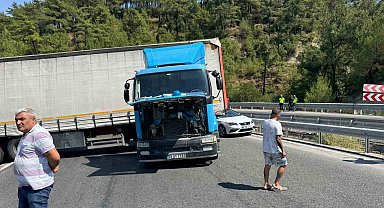 Arızalanan tır İzmir - Manisa yolunu kapattı