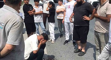 Arnavutköy'de kontrolden çıkan minibüs durağın yanında bekleyen kadına çarptı