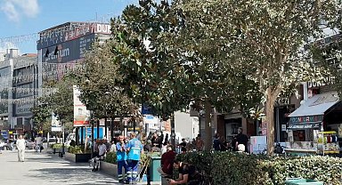 Arnavutköy'de kuvvetli rüzgar etkili oluyor