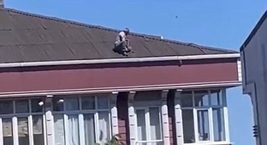 Arnavutköy'de tedbirsiz tamirat yürekleri ağızlara getirdi: O anlar kamerada