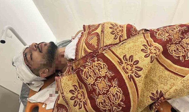 Arnavutköy'de yol verme tartışması kaza ile bitti: Kamyonet sürücüsü taksiye çarpıp kaçtı