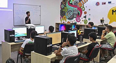 ASSİM'de robotik kodlama dersi ile teknolojiye ilk dokunuş