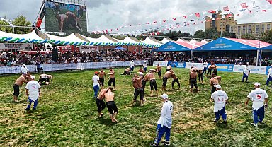Ata sporunun kalbi Arnavutköy'de attı: İstanbul'un Kırkpınar'ı binlerce güreşseveri buluşturdu