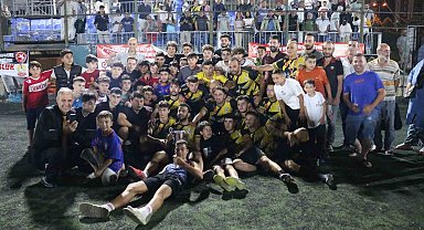 Atakum'da final heyecanı: Kupayı Kurugökçespor kaldırdı